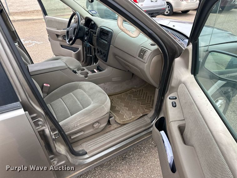 image for item ER8808 2002 Ford Explorer XLT SUV