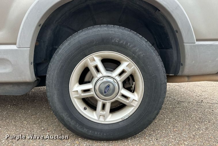 image for item ER8808 2002 Ford Explorer XLT SUV