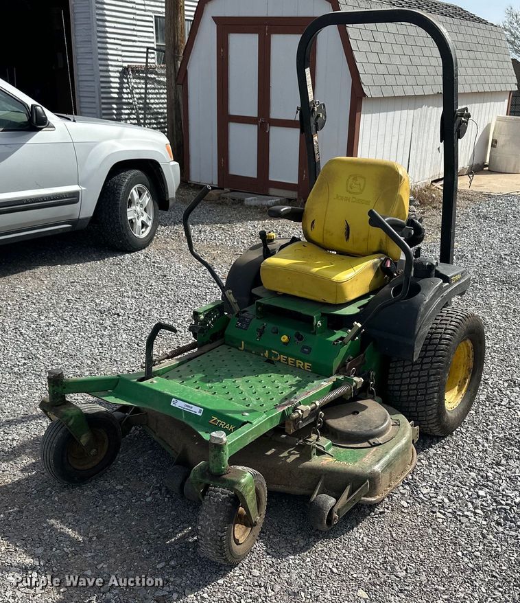 John Deere 717A ZTrak ZTR lawn mower in Fort Supply , OK