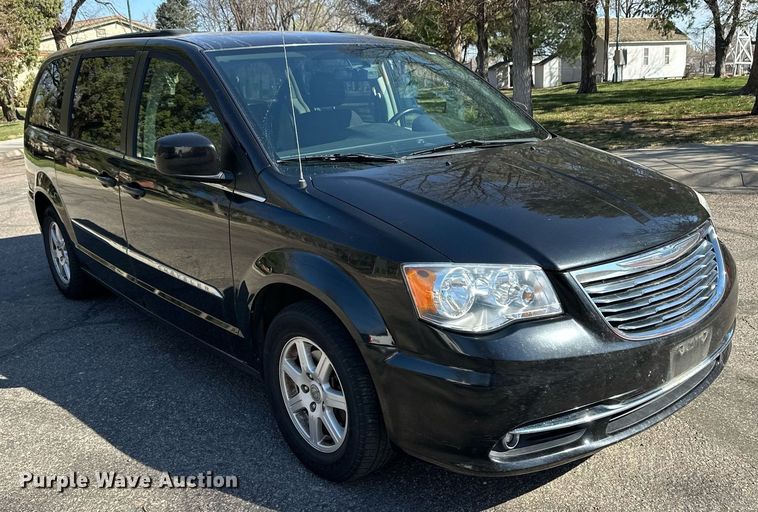 image for item ER8967 2012 Chrysler Town & Country  van