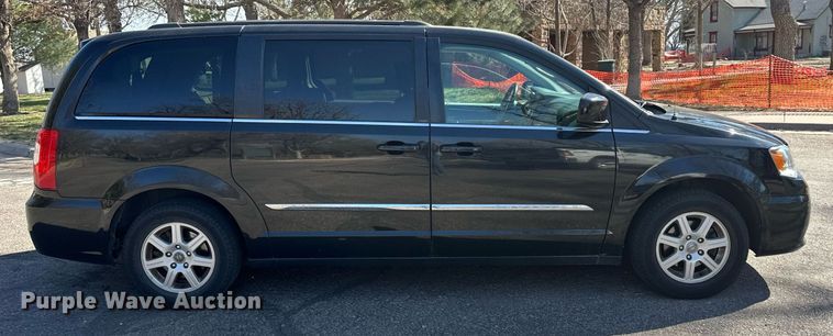 image for item ER8967 2012 Chrysler Town & Country  van