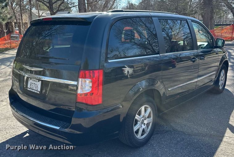 image for item ER8967 2012 Chrysler Town & Country  van