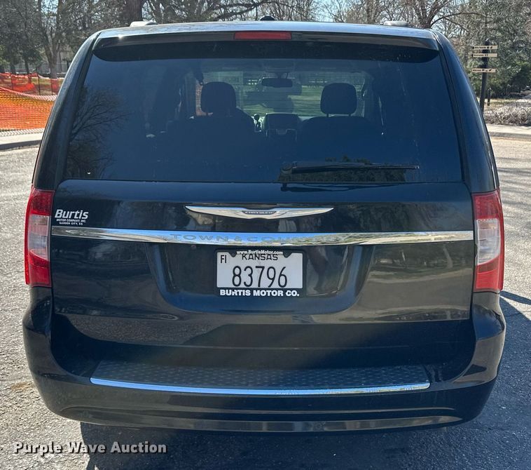 image for item ER8967 2012 Chrysler Town & Country  van