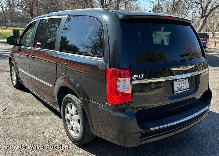 image for item ER8967 2012 Chrysler Town & Country  van