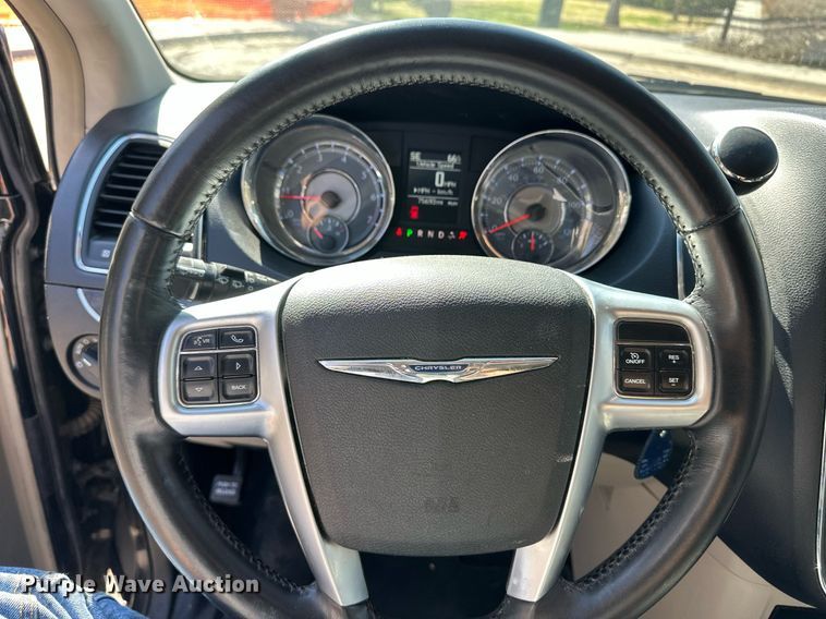 image for item ER8967 2012 Chrysler Town & Country  van