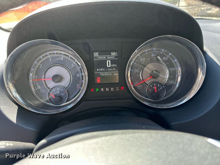 image for item ER8967 2012 Chrysler Town & Country  van