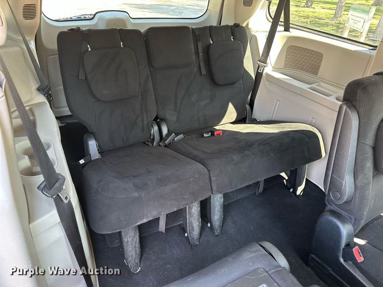 image for item ER8967 2012 Chrysler Town & Country  van