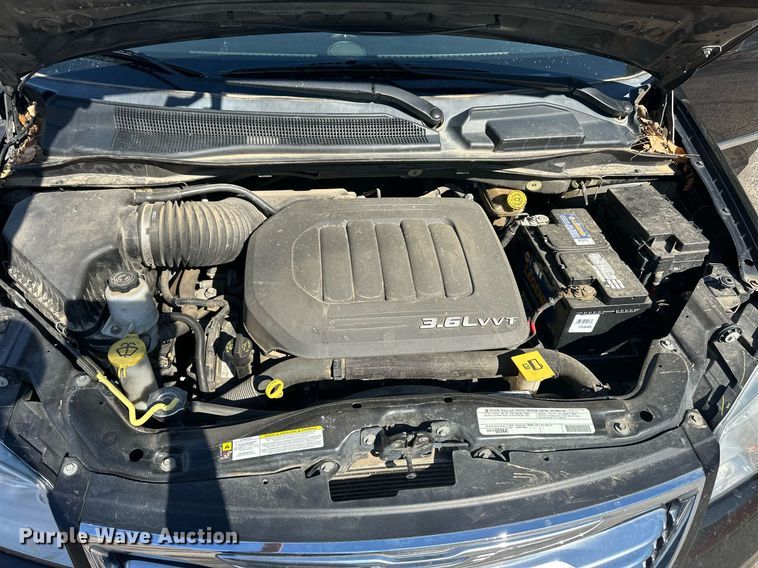 image for item ER8967 2012 Chrysler Town & Country  van