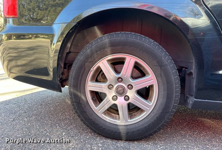 image for item ER8967 2012 Chrysler Town & Country  van