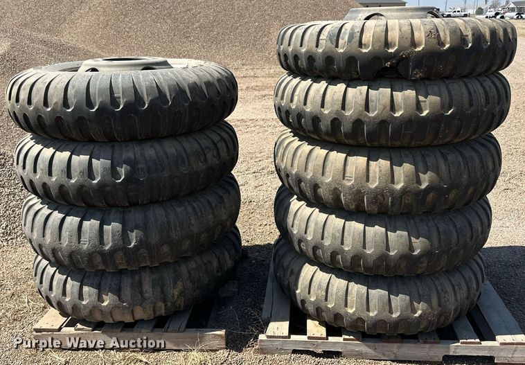 image for item ER8969 (9) 11.00-20 tires and wheels