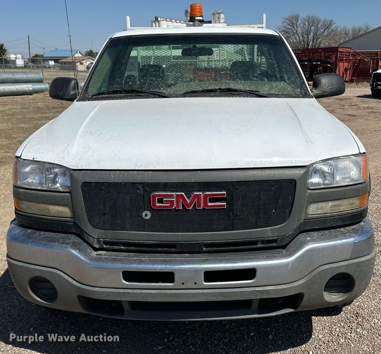 image for item ER8971 2006 GMC Sierra 2500HD pickup truck