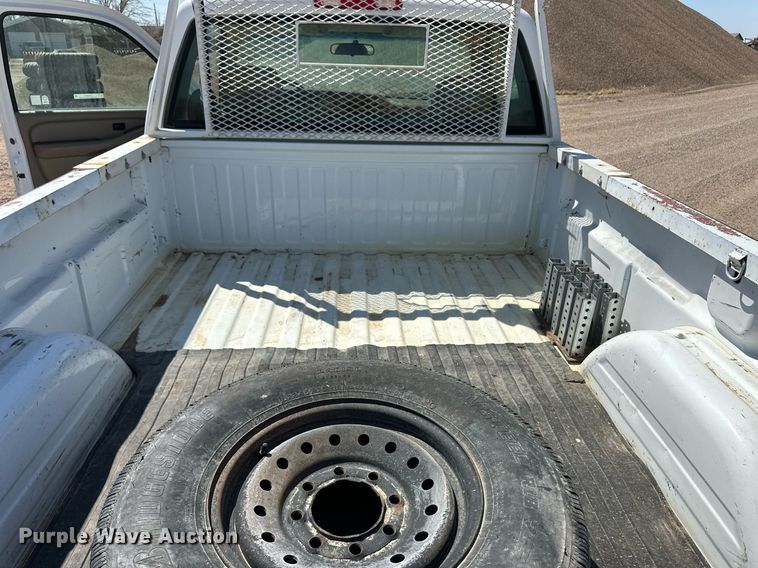 image for item ER8971 2006 GMC Sierra 2500HD pickup truck