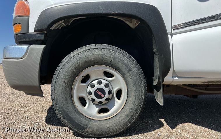 image for item ER8971 2006 GMC Sierra 2500HD pickup truck