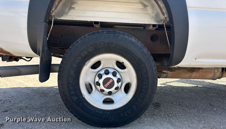 image for item ER8971 2006 GMC Sierra 2500HD pickup truck