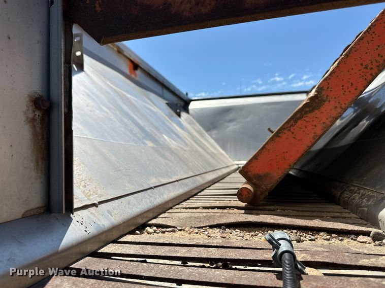 image for item ER8974 1991 International F4900 dump truck