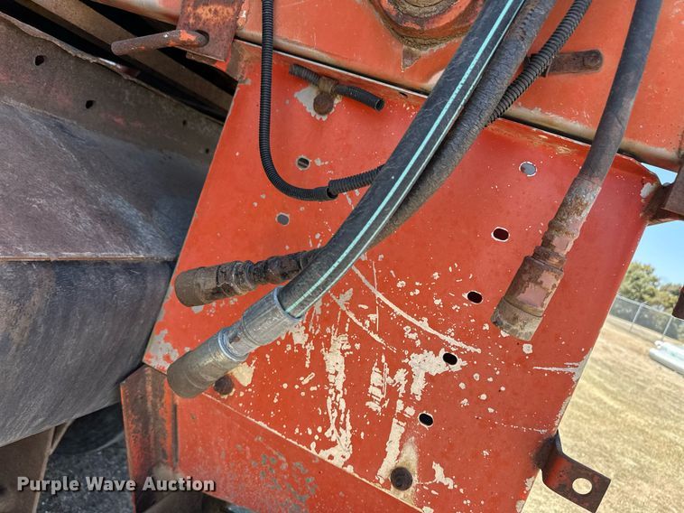 image for item ER8974 1991 International F4900 dump truck