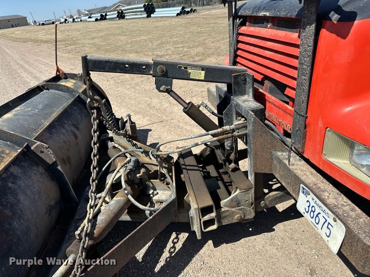 image for item ER8974 1991 International F4900 dump truck