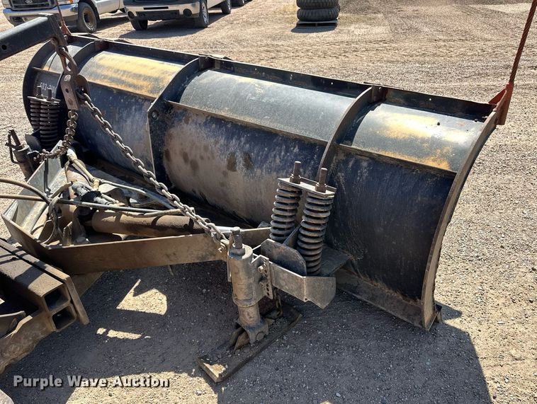 image for item ER8974 1991 International F4900 dump truck