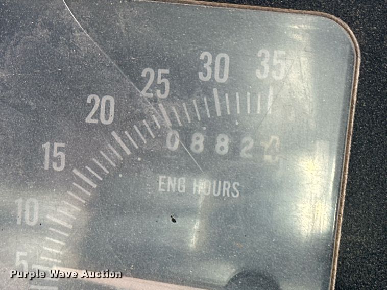 image for item ER8974 1991 International F4900 dump truck