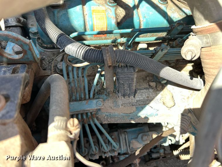 image for item ER8974 1991 International F4900 dump truck