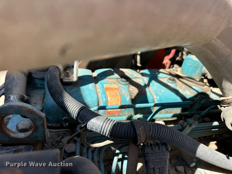 image for item ER8974 1991 International F4900 dump truck