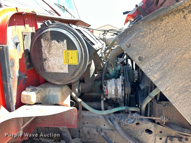 image for item ER8974 1991 International F4900 dump truck