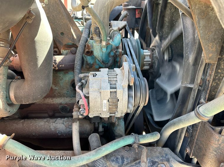 image for item ER8974 1991 International F4900 dump truck