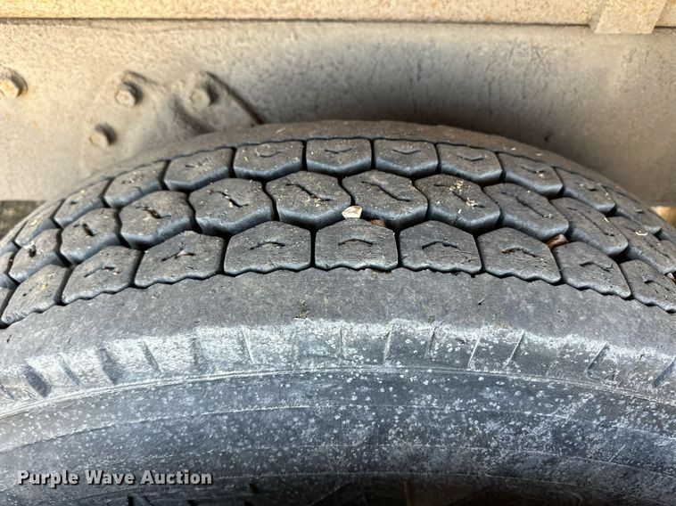 image for item ER8974 1991 International F4900 dump truck