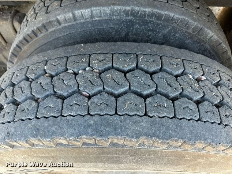 image for item ER8974 1991 International F4900 dump truck