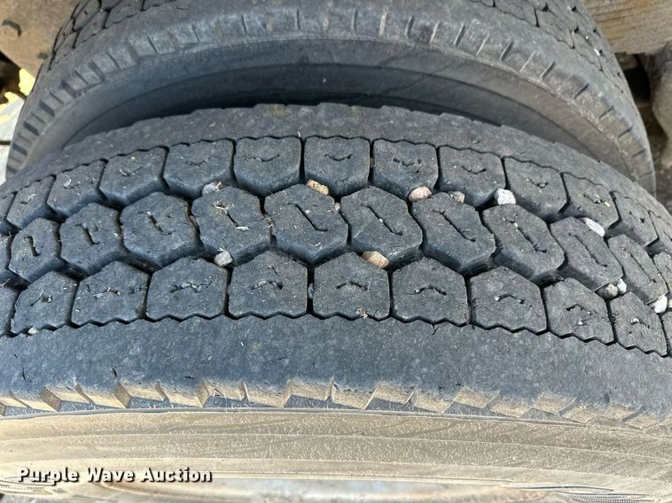 image for item ER8974 1991 International F4900 dump truck