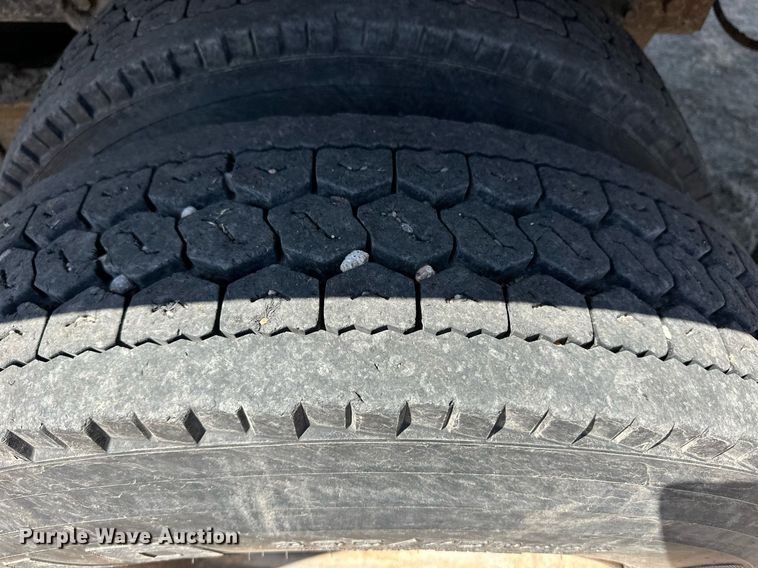 image for item ER8974 1991 International F4900 dump truck