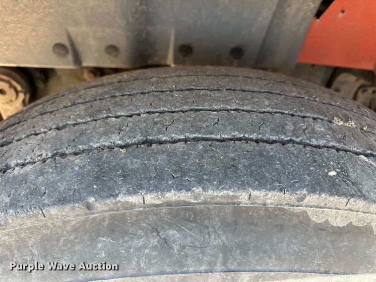 image for item ER8974 1991 International F4900 dump truck