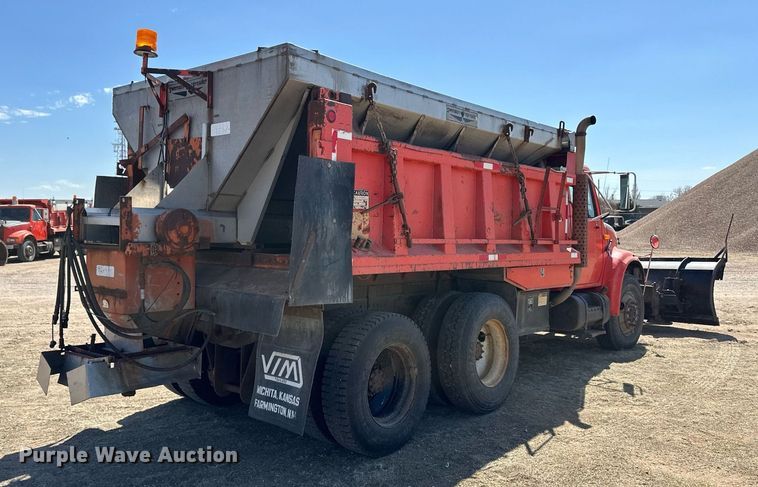 image for item ER8977 1991 International F4900 dump truck