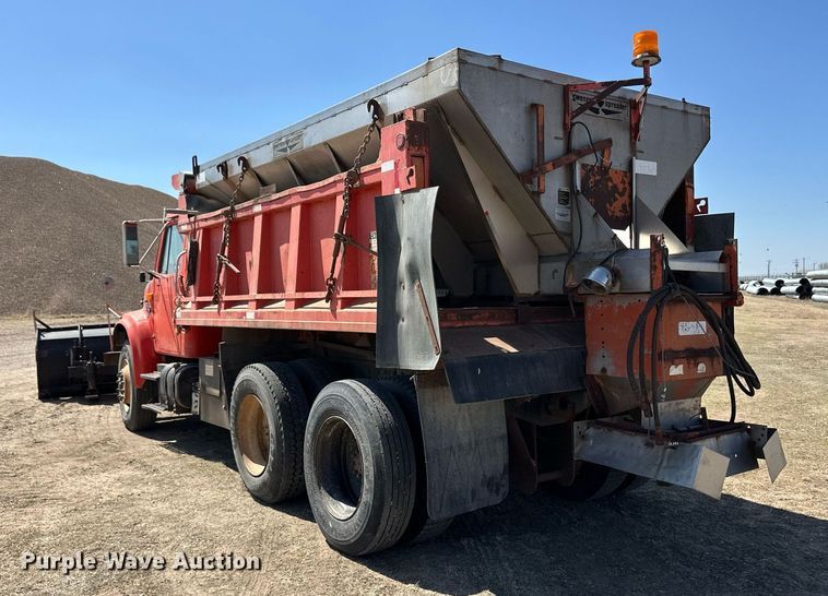 image for item ER8977 1991 International F4900 dump truck