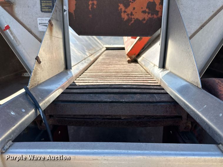 image for item ER8977 1991 International F4900 dump truck