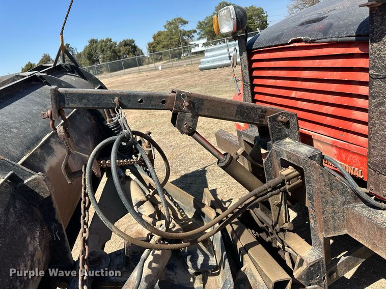 image for item ER8977 1991 International F4900 dump truck