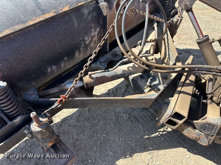 image for item ER8977 1991 International F4900 dump truck