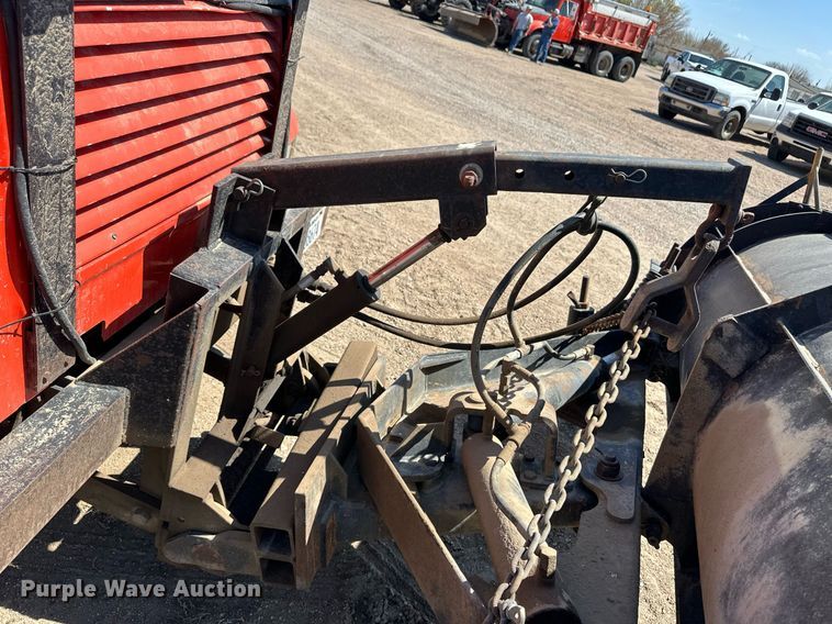 image for item ER8977 1991 International F4900 dump truck