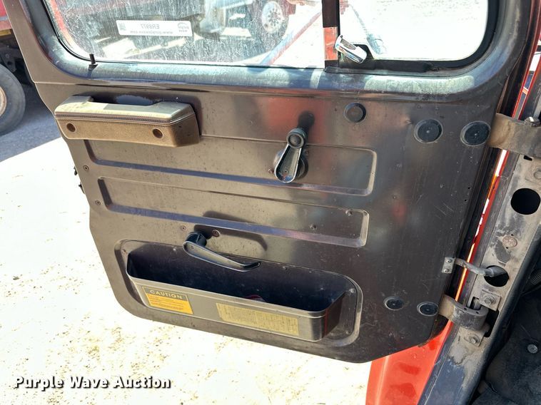 image for item ER8977 1991 International F4900 dump truck