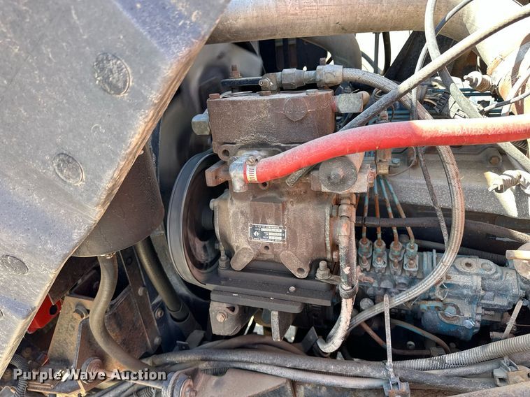 image for item ER8977 1991 International F4900 dump truck