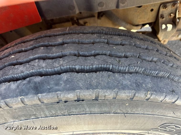 image for item ER8977 1991 International F4900 dump truck