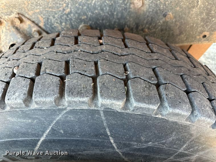 image for item ER8977 1991 International F4900 dump truck