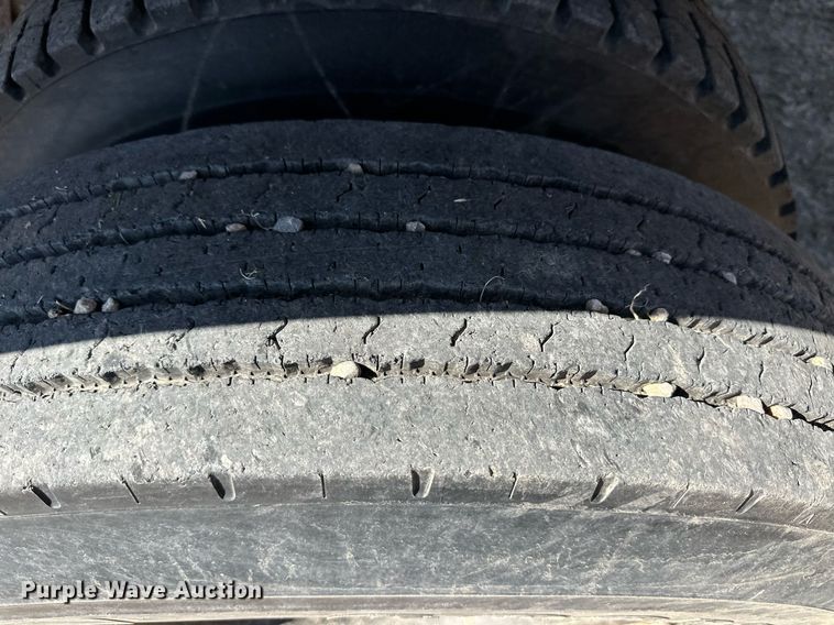 image for item ER8977 1991 International F4900 dump truck