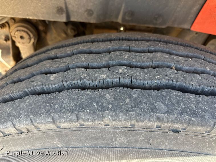 image for item ER8977 1991 International F4900 dump truck