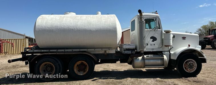 image for item ER8978 1986 Peterbilt 349 water truck