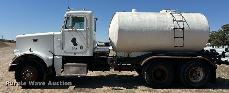 image for item ER8978 1986 Peterbilt 349 water truck
