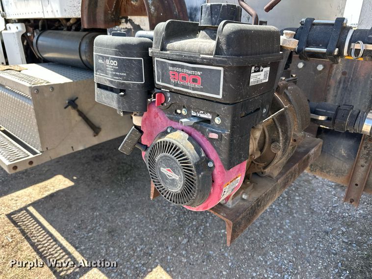 image for item ER8978 1986 Peterbilt 349 water truck