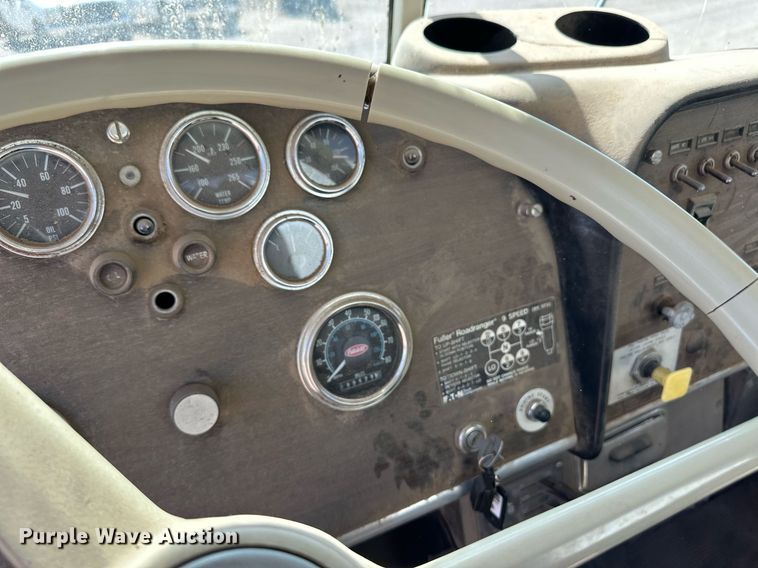 image for item ER8978 1986 Peterbilt 349 water truck