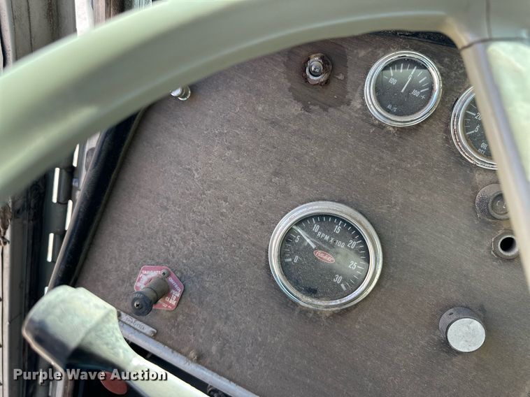 image for item ER8978 1986 Peterbilt 349 water truck