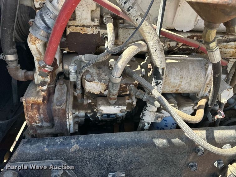 image for item ER8978 1986 Peterbilt 349 water truck